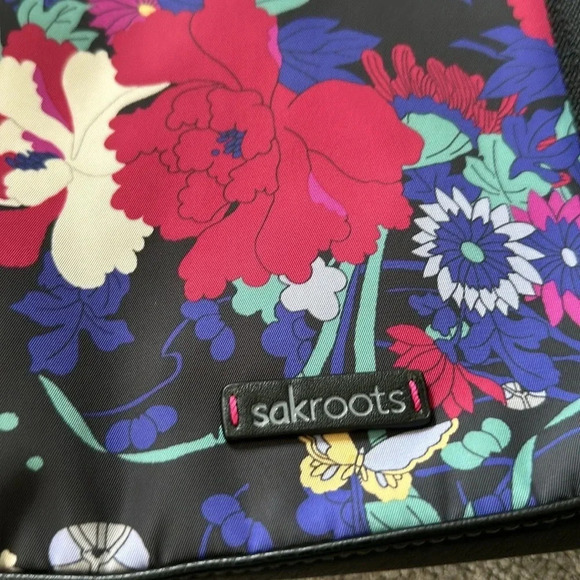 SAKROOTS Loyola Large Convertible Backpack EUC - Picture 4 of 6